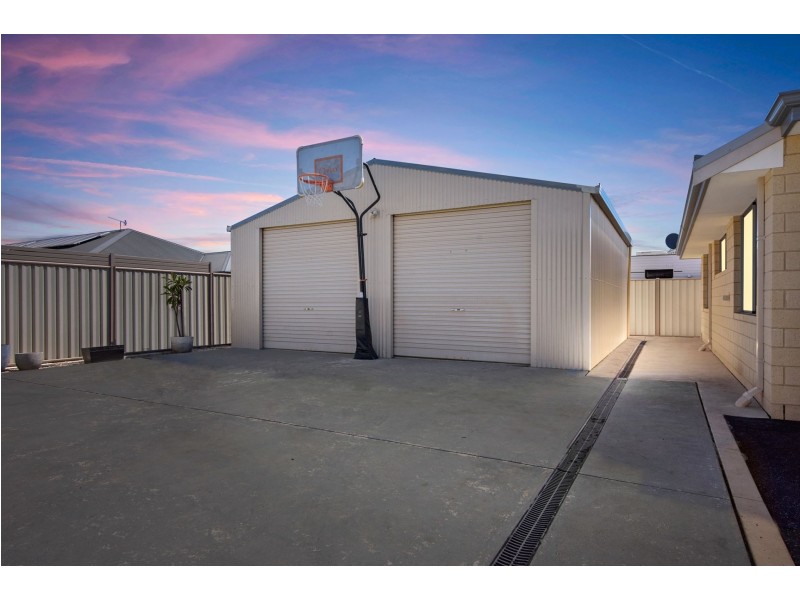 11 Charoite Street, Australind WA 6233