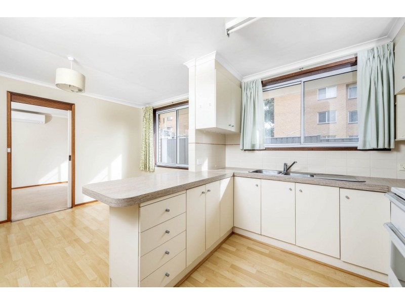 8/10-12 Booth St, Queanbeyan East NSW 2620