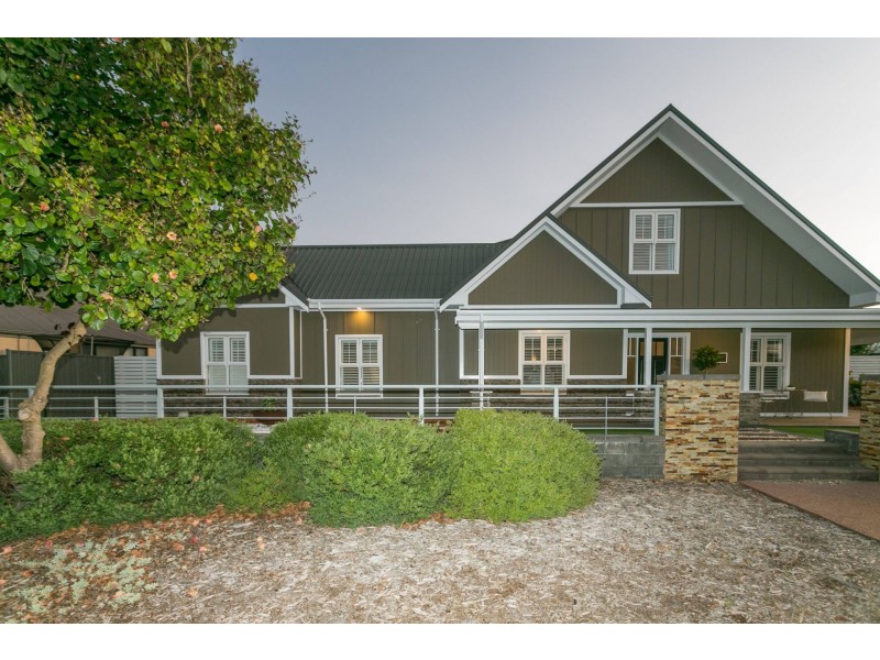 42 Portmarnock Drive, The Vines WA 6069