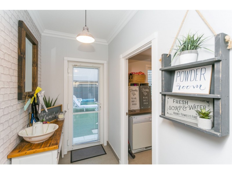 42 Portmarnock Drive, The Vines WA 6069