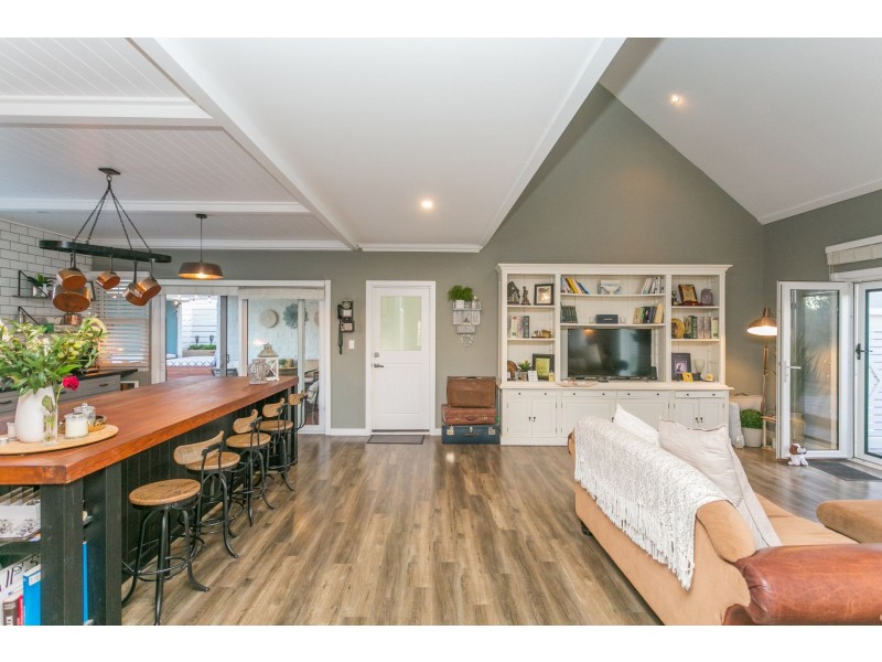 42 Portmarnock Drive, The Vines WA 6069