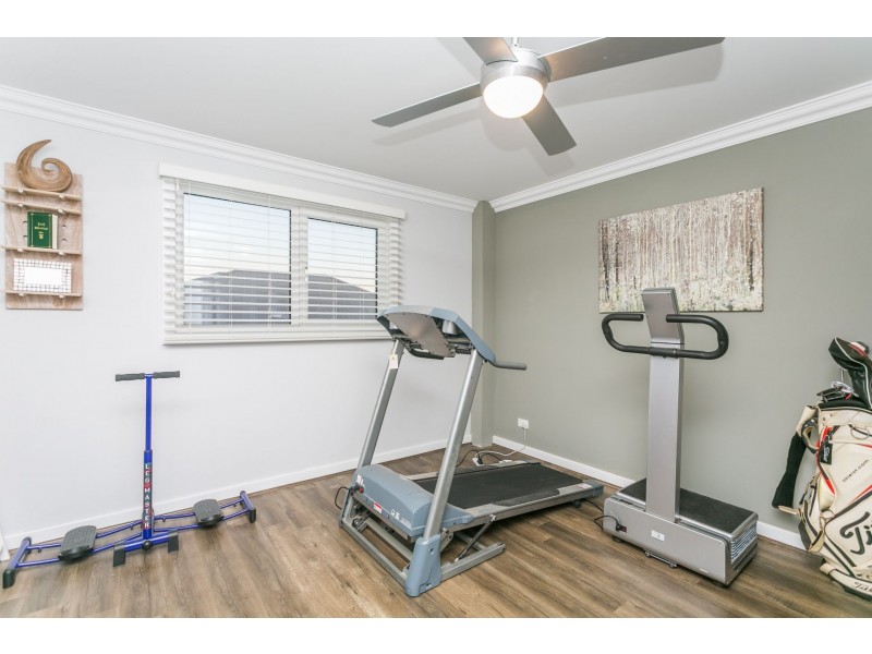 42 Portmarnock Drive, The Vines WA 6069