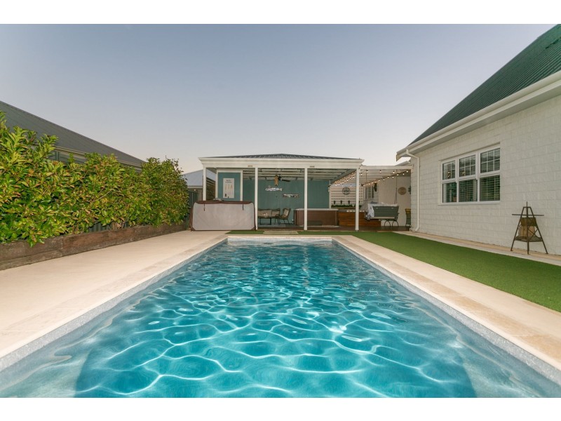 42 Portmarnock Drive, The Vines WA 6069