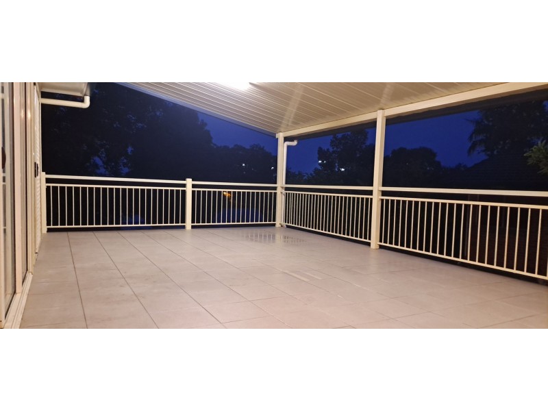 5 Peter street, Mount Lofty QLD 4350