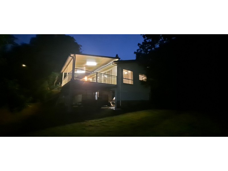 5 Peter street, Mount Lofty QLD 4350