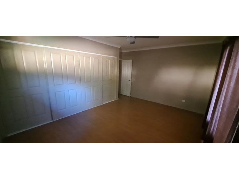 5 Peter street, Mount Lofty QLD 4350