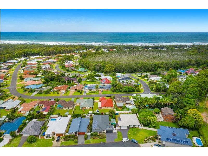 15 St Lucia Place, Bonny Hills NSW 2445