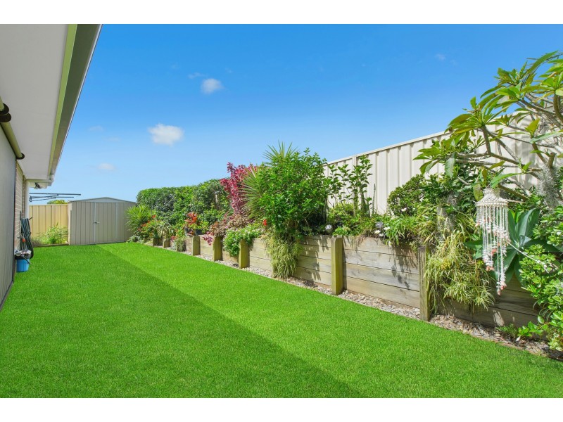 15 St Lucia Place, Bonny Hills NSW 2445