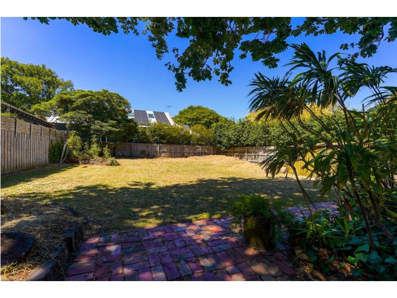 24 Deakin Street North, Hampton VIC 3188