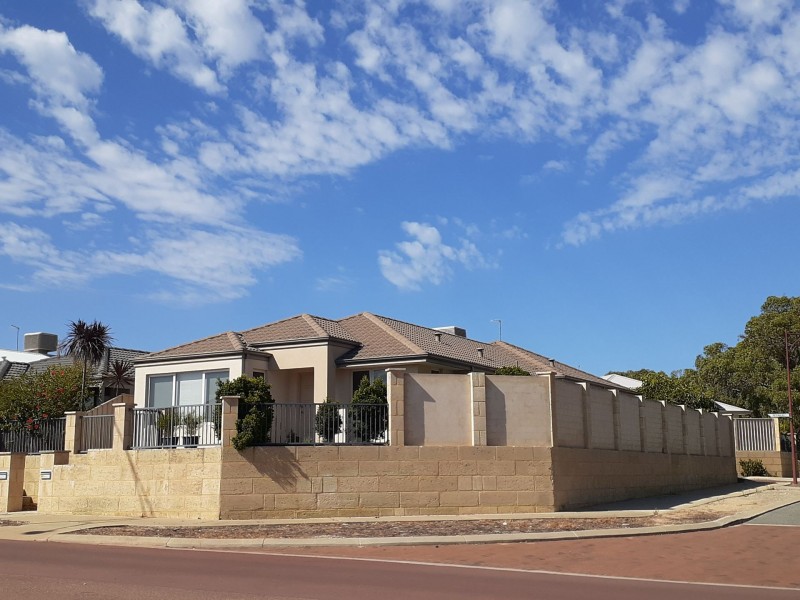 176 Pebble Beach Boulevard, Meadow Springs WA 6210