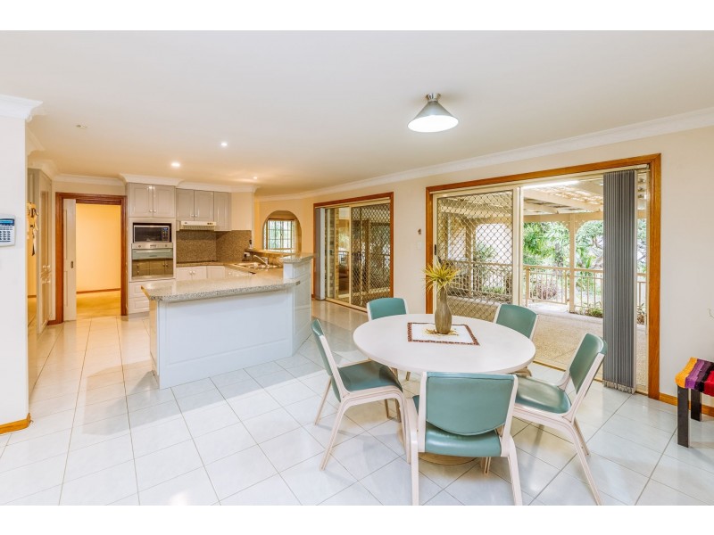 39 Parasol Street, Bellbowrie QLD 4070