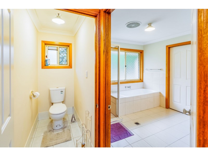 39 Parasol Street, Bellbowrie QLD 4070