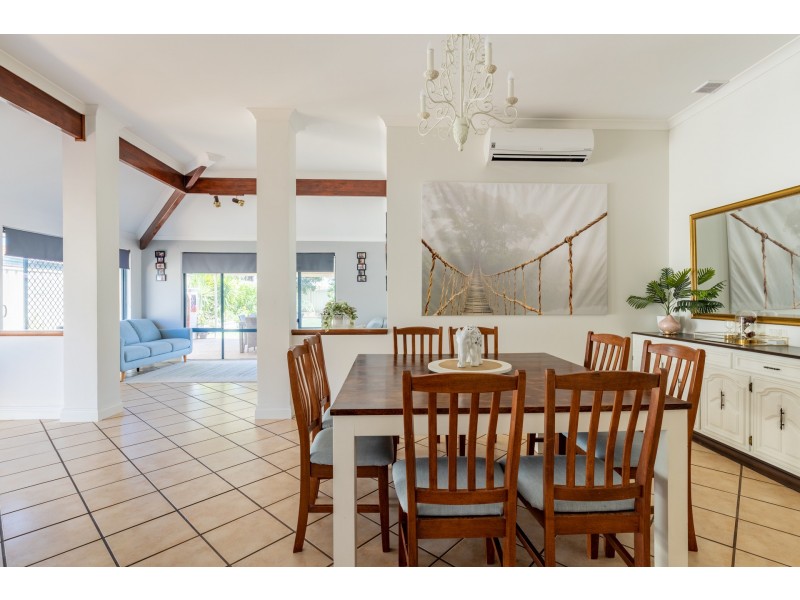 16 Strasbourg ramble, Port Kennedy WA 6172