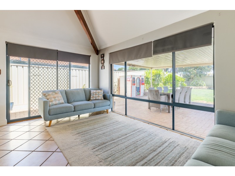 16 Strasbourg ramble, Port Kennedy WA 6172