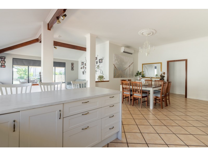 16 Strasbourg ramble, Port Kennedy WA 6172