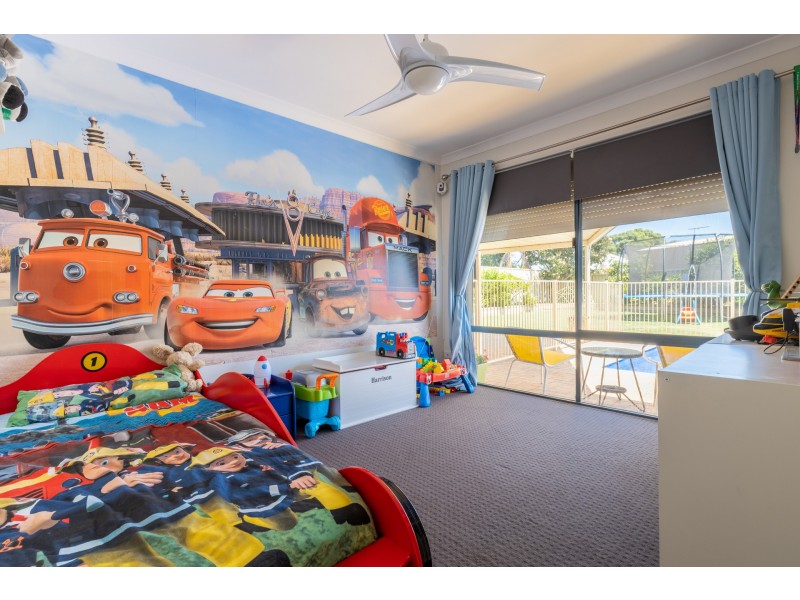 16 Strasbourg ramble, Port Kennedy WA 6172