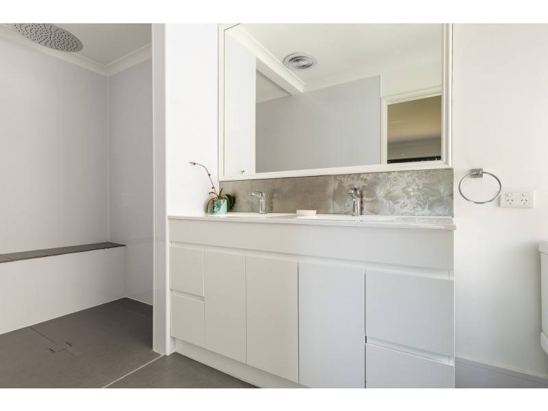 16 Strasbourg ramble, Port Kennedy WA 6172