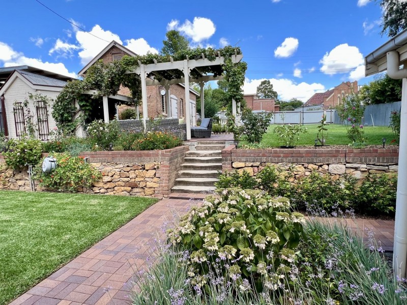 77 Main Street, Grenfell NSW 2810