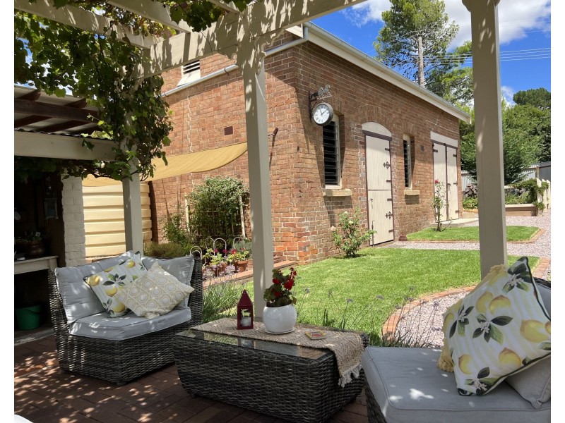 77 Main Street, Grenfell NSW 2810