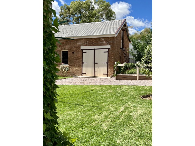 77 Main Street, Grenfell NSW 2810