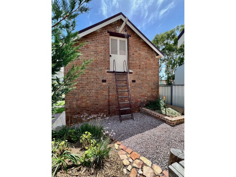 77 Main Street, Grenfell NSW 2810
