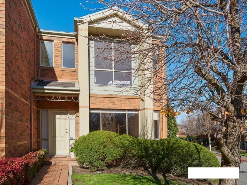 12 St Laurent Rise, Knoxfield VIC 3180