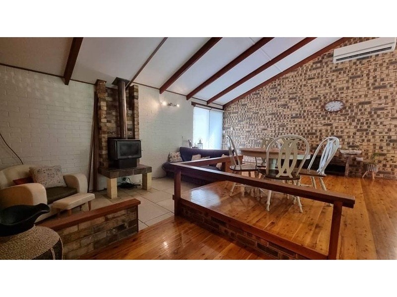 13-15 Dalby St, Nanango QLD 4615