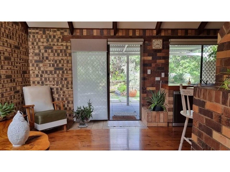 13-15 Dalby St, Nanango QLD 4615