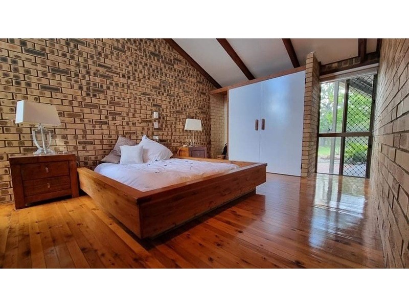 13-15 Dalby St, Nanango QLD 4615