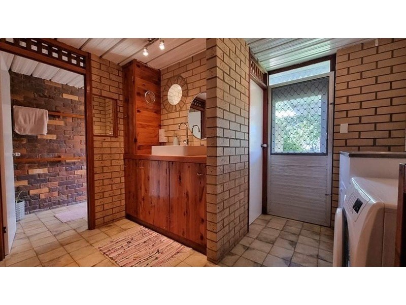 13-15 Dalby St, Nanango QLD 4615