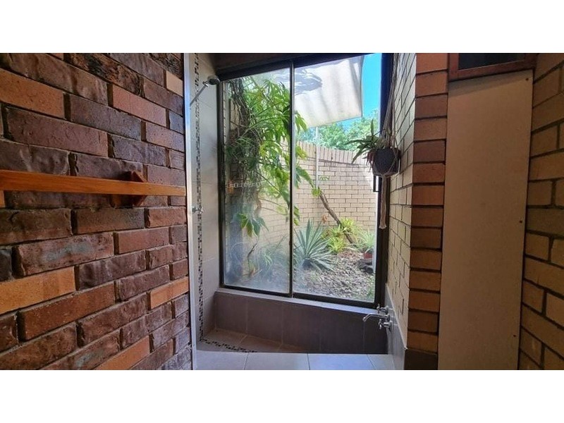 13-15 Dalby St, Nanango QLD 4615