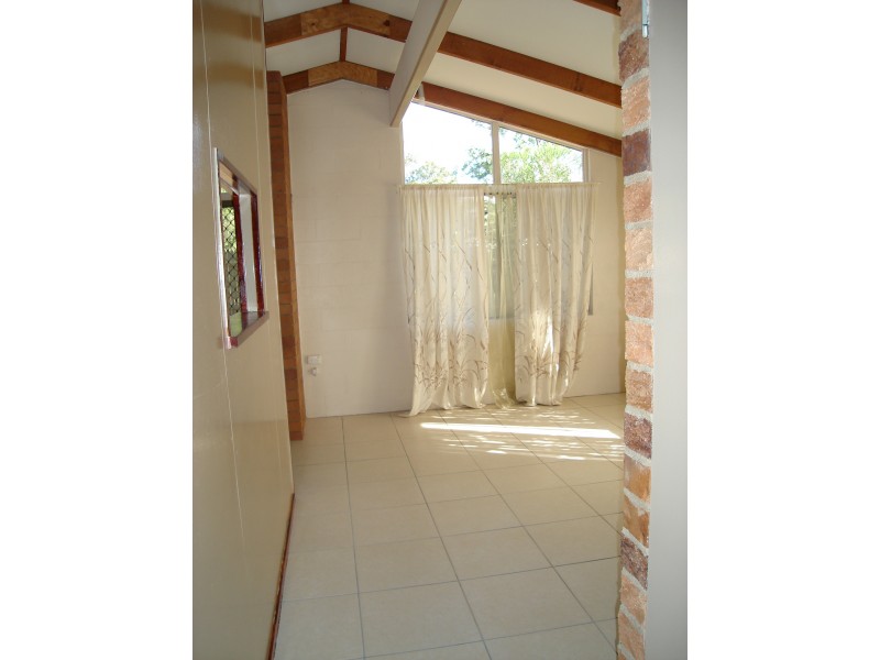 13-15 Dalby St, Nanango QLD 4615