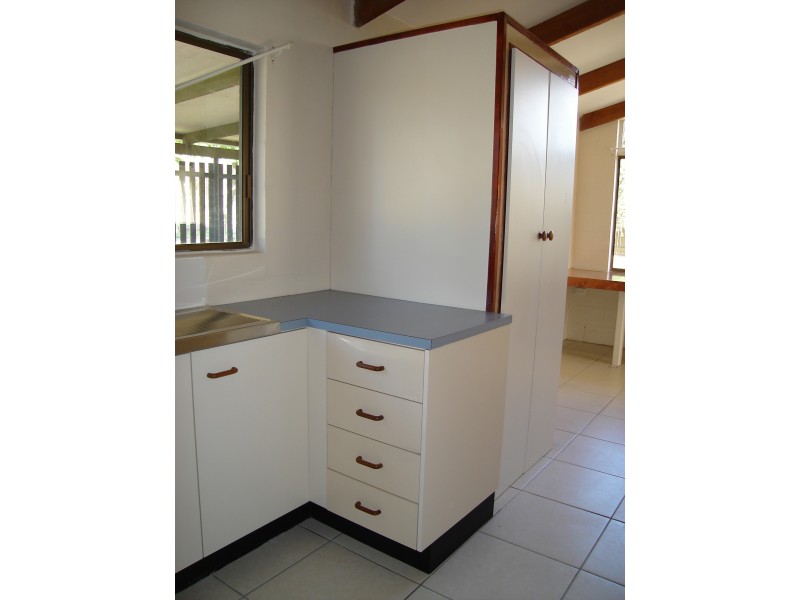 13-15 Dalby St, Nanango QLD 4615