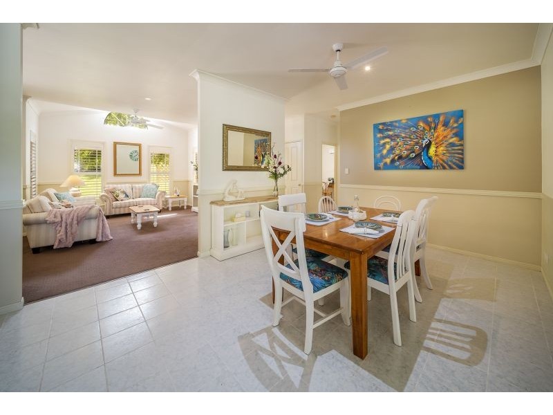 7 Topaz Court, Southside QLD 4570