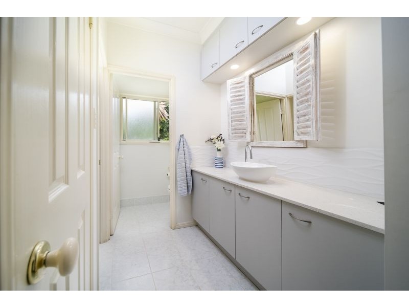 7 Topaz Court, Southside QLD 4570