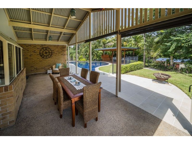 7 Topaz Court, Southside QLD 4570