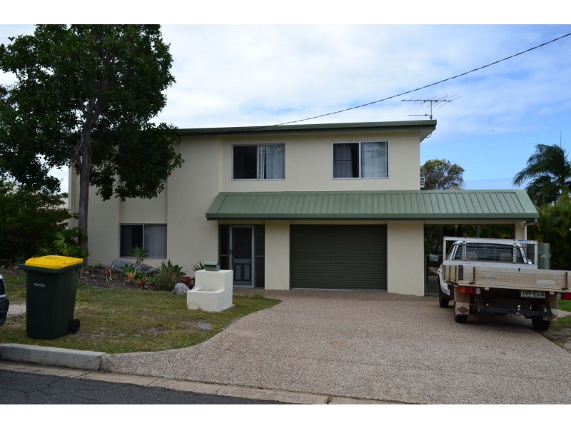 12 Crest Avenue, Boyne Island QLD 4680
