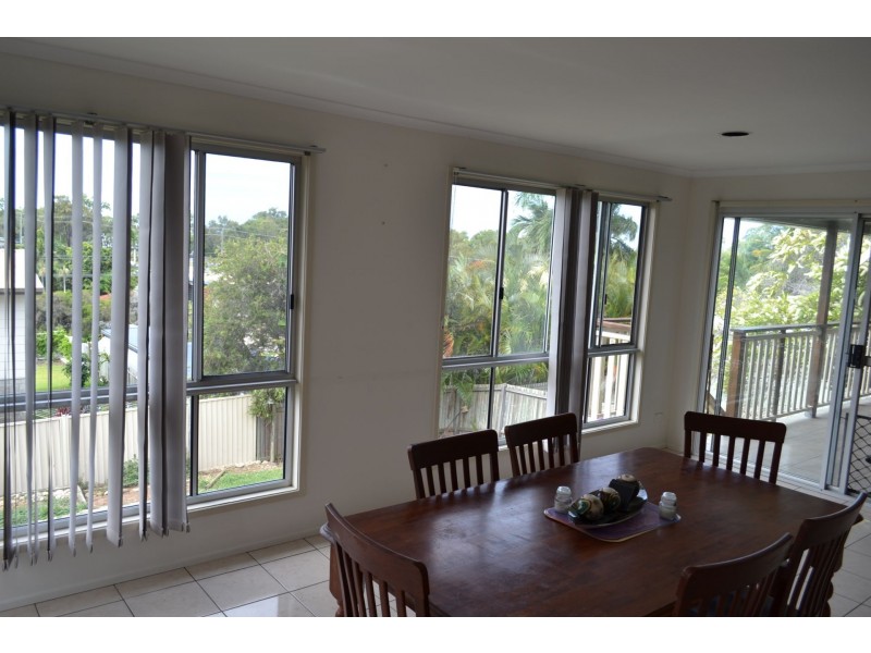 12 Crest Avenue, Boyne Island QLD 4680