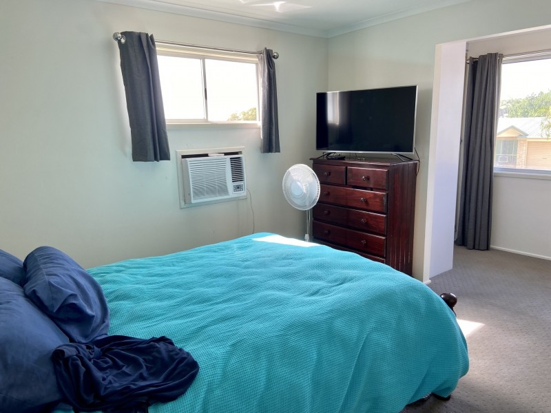 12 Crest Avenue, Boyne Island QLD 4680