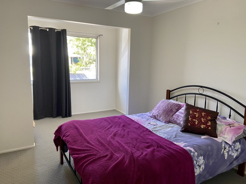 12 Crest Avenue, Boyne Island QLD 4680