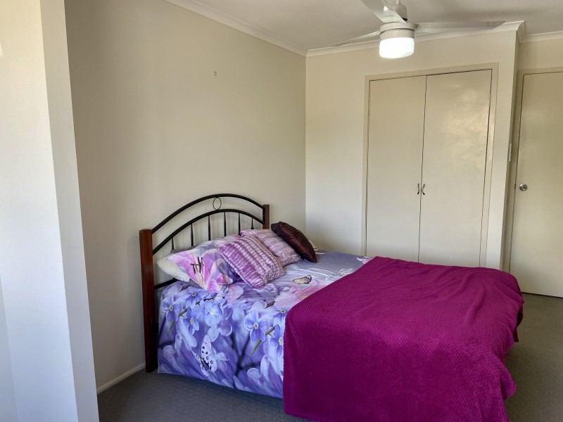 12 Crest Avenue, Boyne Island QLD 4680