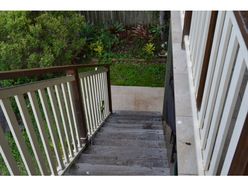 12 Crest Avenue, Boyne Island QLD 4680