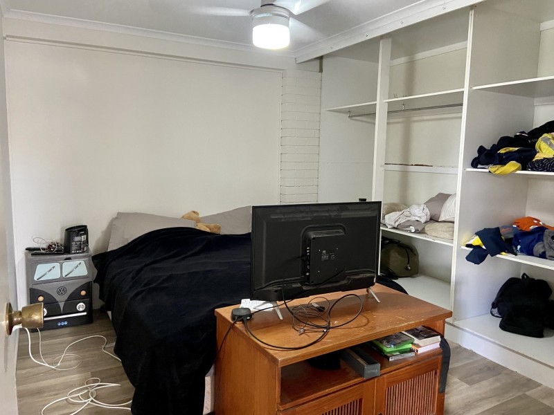 12 Crest Avenue, Boyne Island QLD 4680