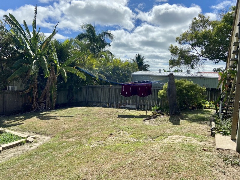 12 Crest Avenue, Boyne Island QLD 4680