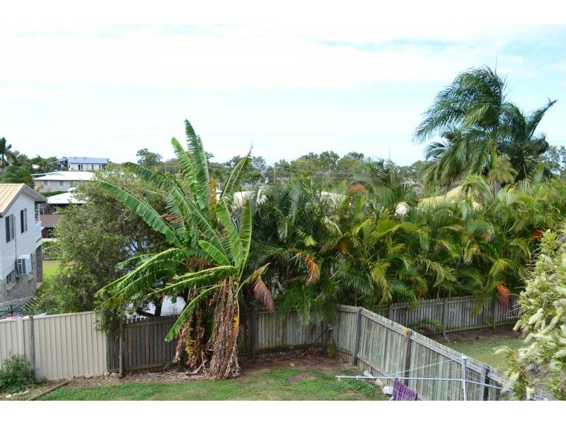 12 Crest Avenue, Boyne Island QLD 4680