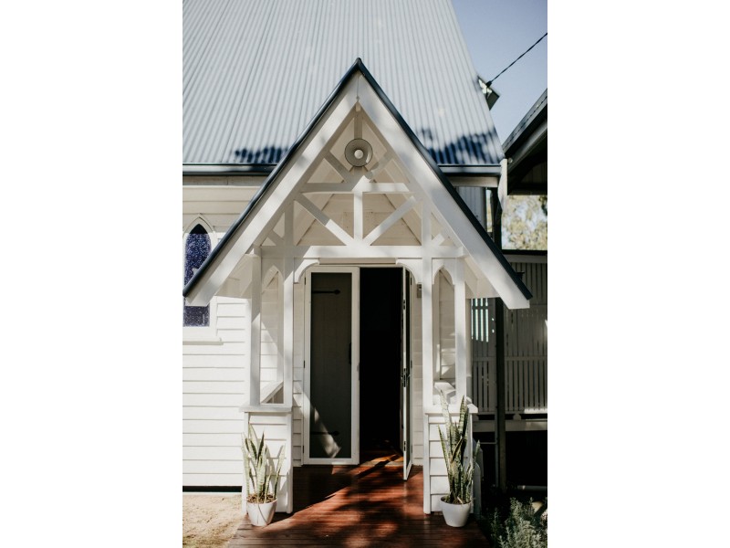 5 First Ave, Somerset Dam QLD 4312