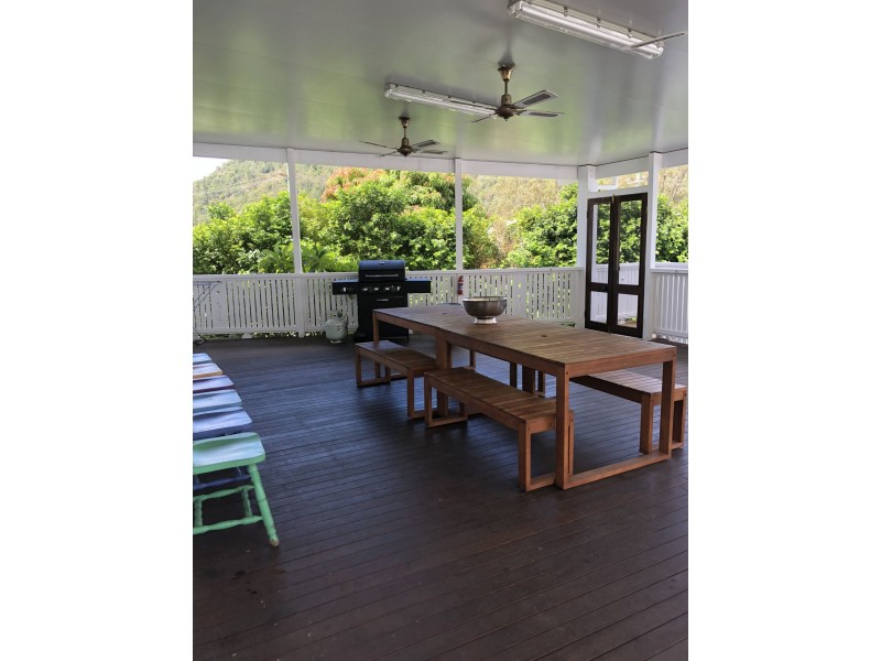 5 First Ave, Somerset Dam QLD 4312