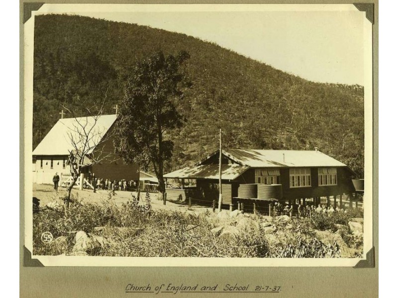 5 First Ave, Somerset Dam QLD 4312