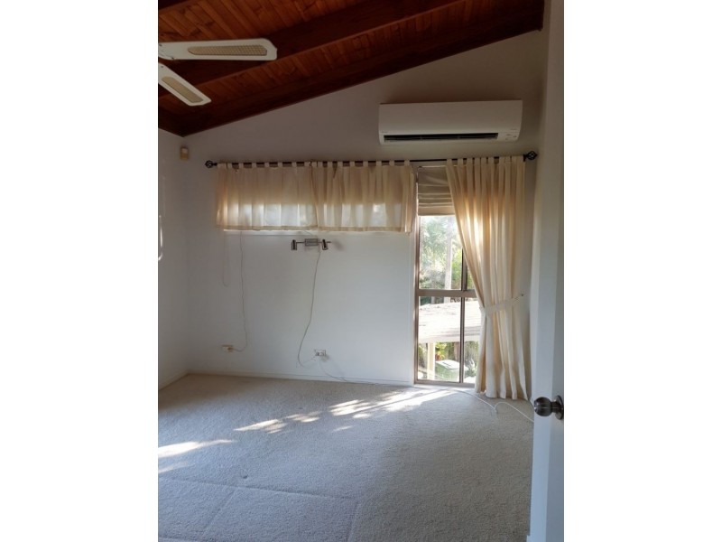 22 Fleetwood Court, Ferny Hills QLD 4055