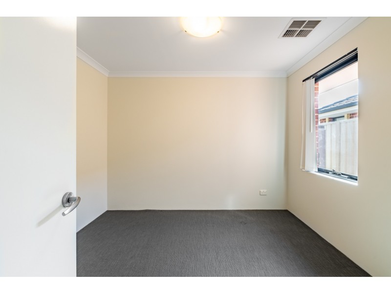 4/102 Westfield Road, Kelmscott WA 6111